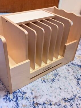 Lakeshore Store and Charge iPad Tablet Station (MINT Condition)